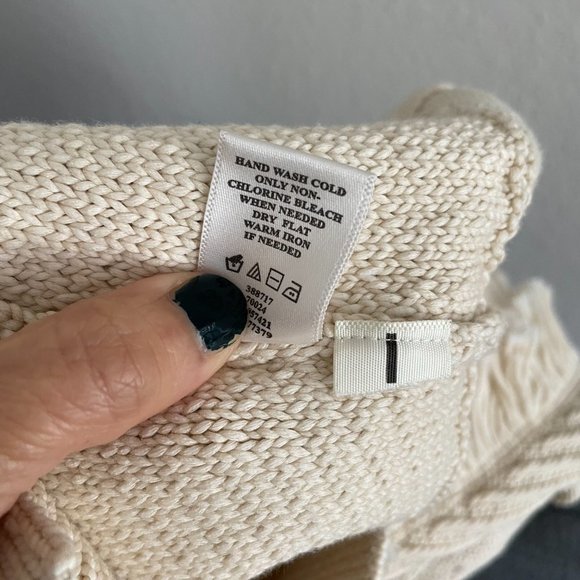 Knit sweater cream vest with fringe - Picture 5 of 5